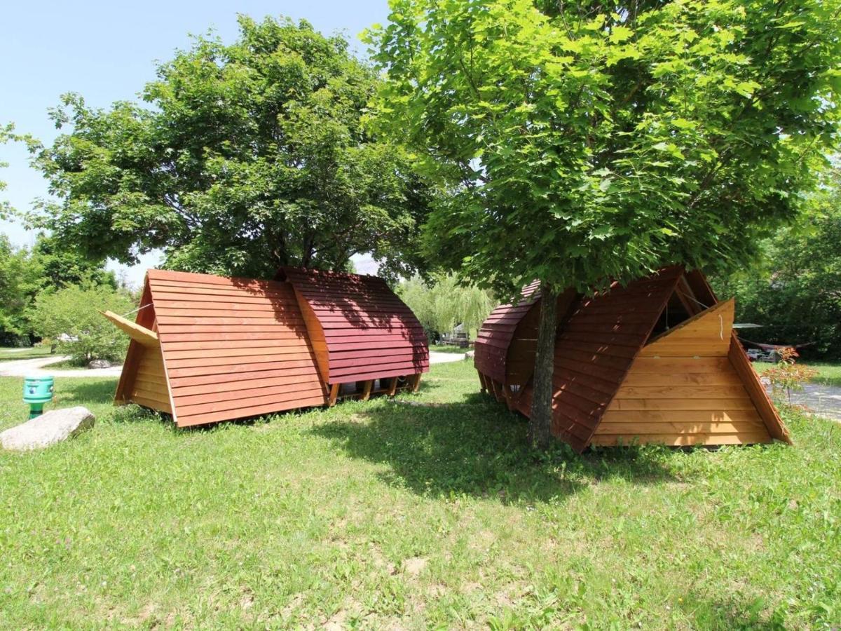 Habitat Createur - Hebergements Insolites Au Camping Municipal "Les Ecureuils" Recoubeau-Jansac Экстерьер фото