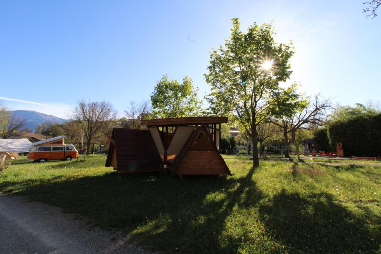 Habitat Createur - Hebergements Insolites Au Camping Municipal "Les Ecureuils" Recoubeau-Jansac Экстерьер фото
