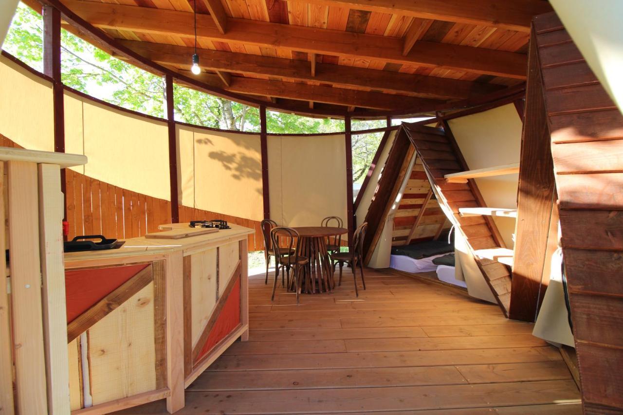 Habitat Createur - Hebergements Insolites Au Camping Municipal "Les Ecureuils" Recoubeau-Jansac Экстерьер фото